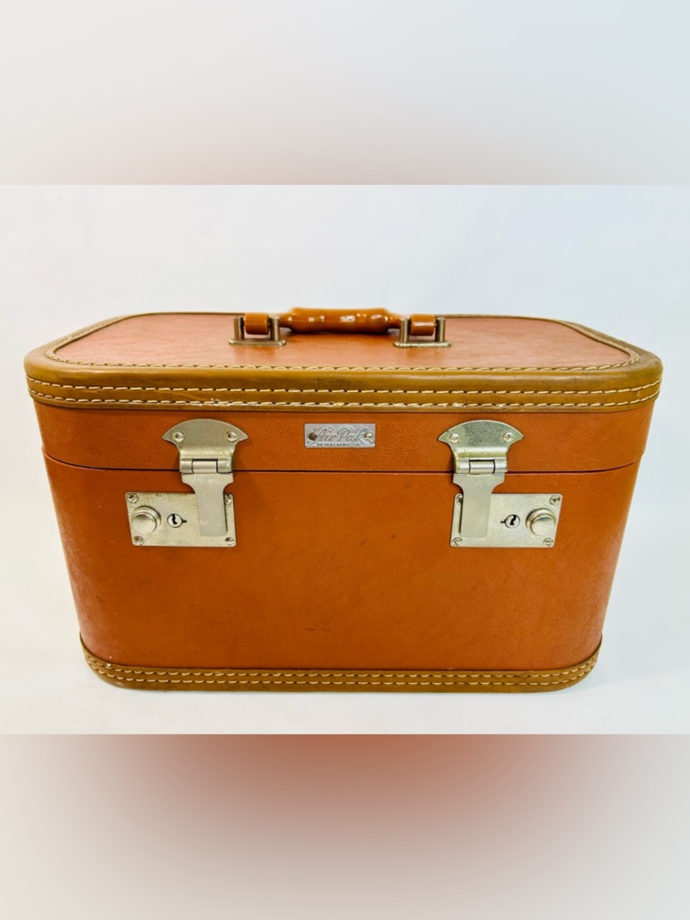 Vintage Air Pak Train Case, Hardshell Vinyl Toiletry Travel Case, Petersburg VA